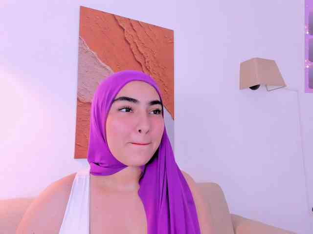 Malika-Noor webcam