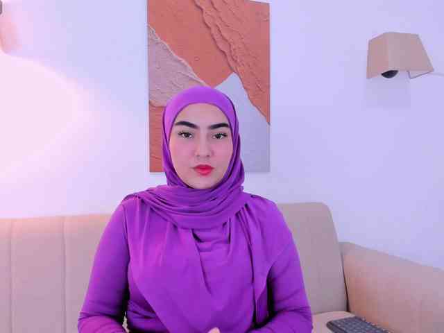 Malika-Noor webcam