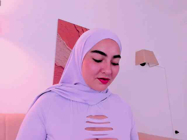 Malika-Noor webcam