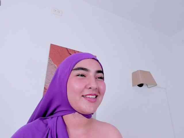 Malika-Noor webcam