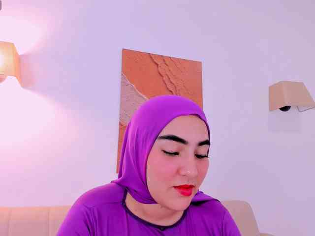Malika-Noor webcam