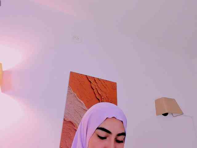 Malika-Noor webcam