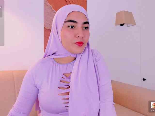 Malika-Noor webcam