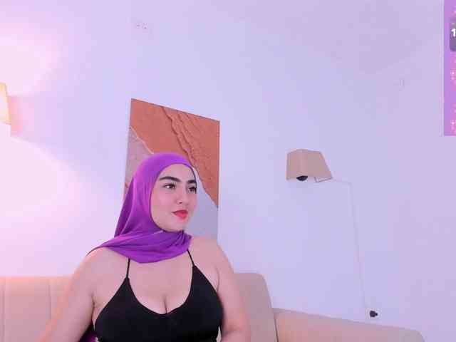 Malika-Noor webcam
