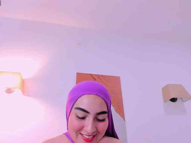 Malika-Noor webcam