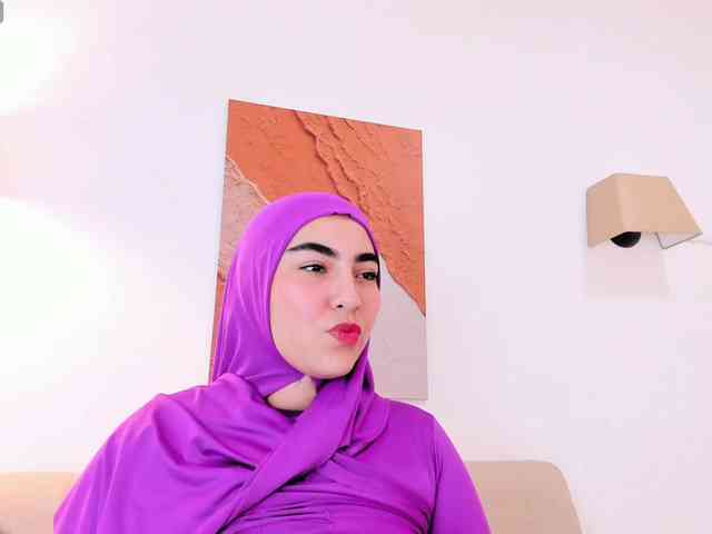 Malika-Noor webcam
