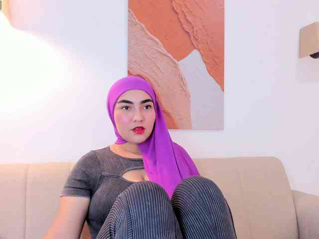 Malika-Noor webcam