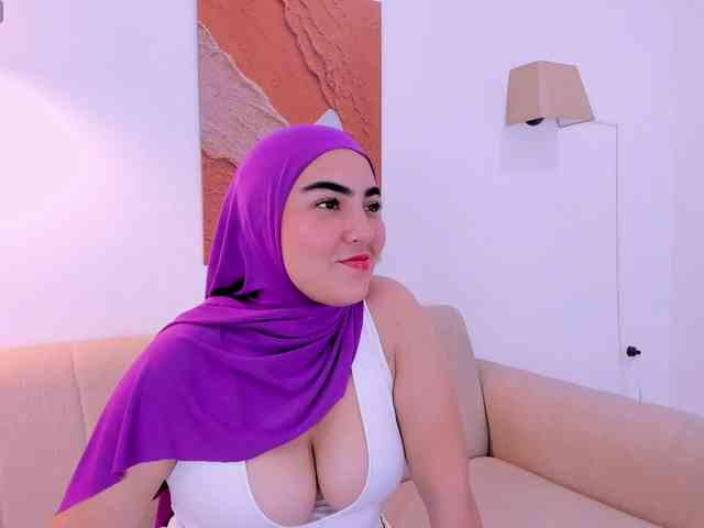 Malika-Noor webcam