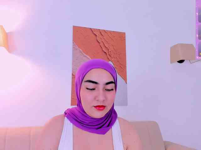 Malika-Noor webcam