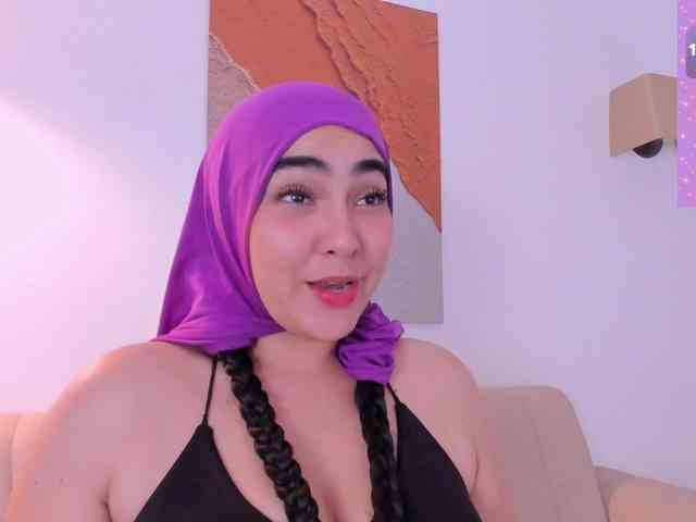 Malika-Noor webcam