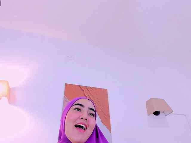 Malika-Noor webcam