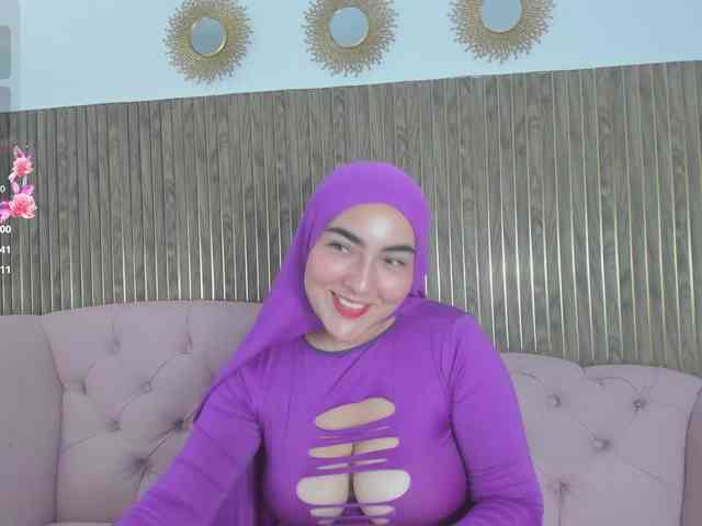Malika-Noor webcam