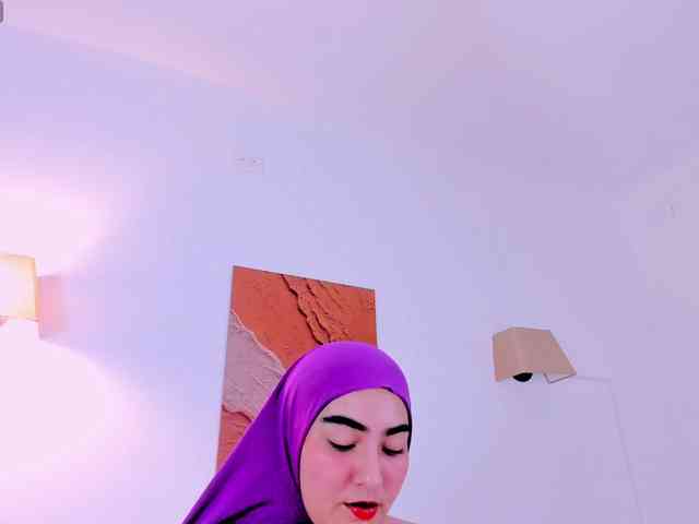 Malika-Noor webcam