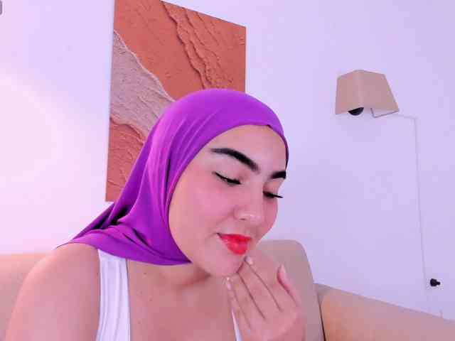 Malika-Noor webcam