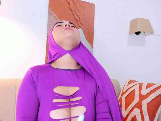 Malika-Noor webcam