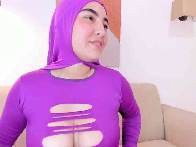 Malika-Noor webcam