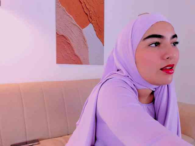 Malika-Noor webcam