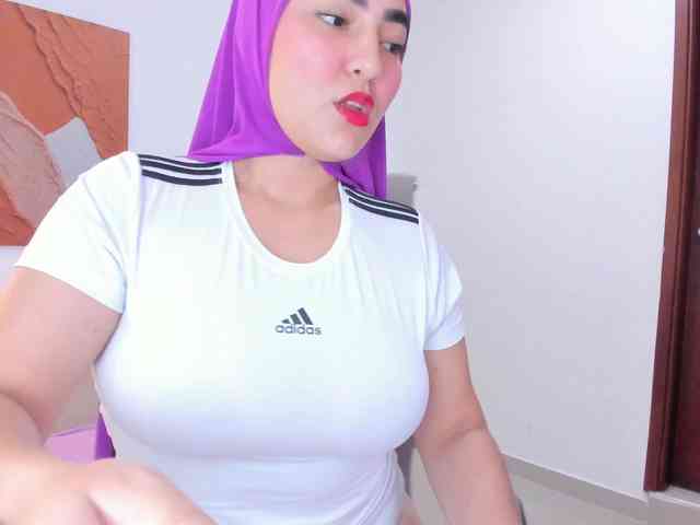 Malika-Noor webcam