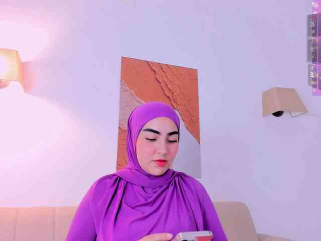 Malika-Noor webcam