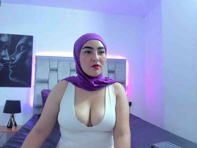 Malika-Noor webcam