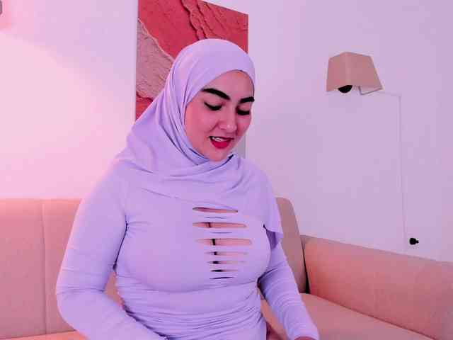 Malika-Noor webcam