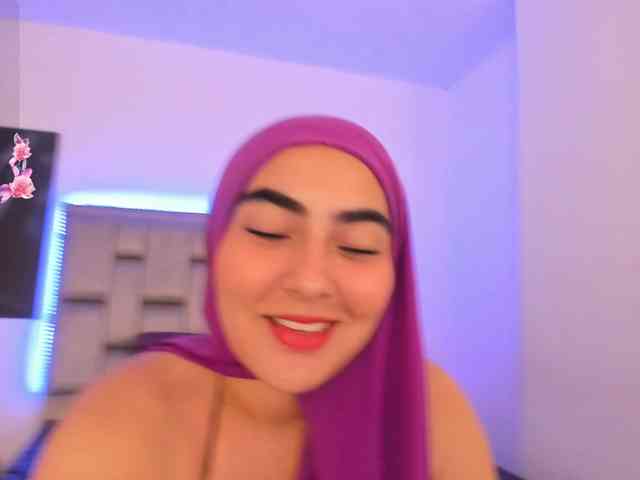Malika-Noor webcam