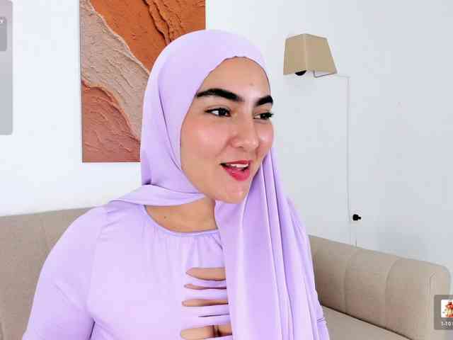 Malika-Noor webcam