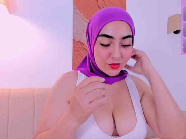 Malika-Noor webcam
