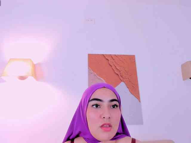 Malika-Noor webcam