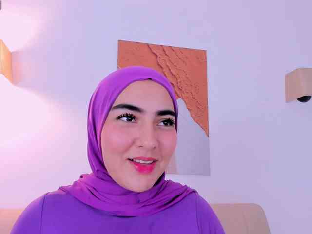 Malika-Noor webcam