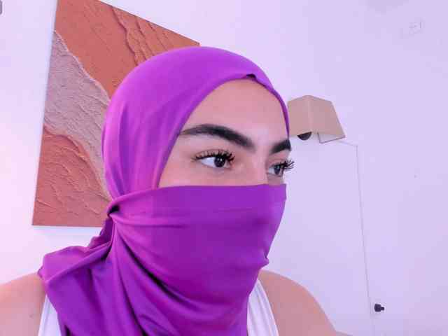 Malika-Noor webcam