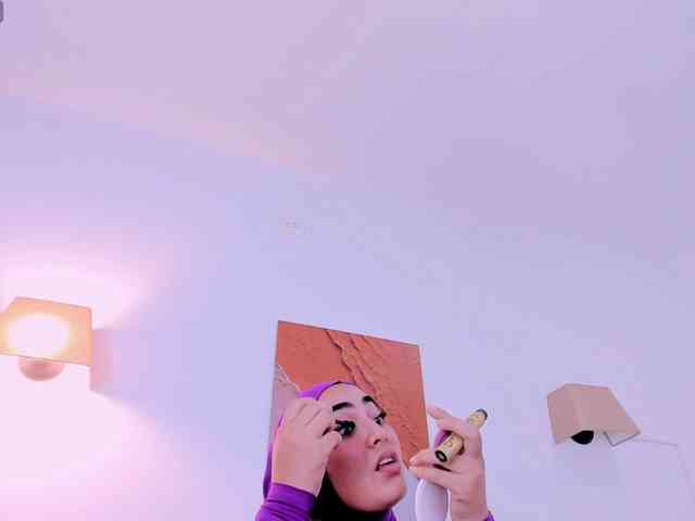 Malika-Noor webcam