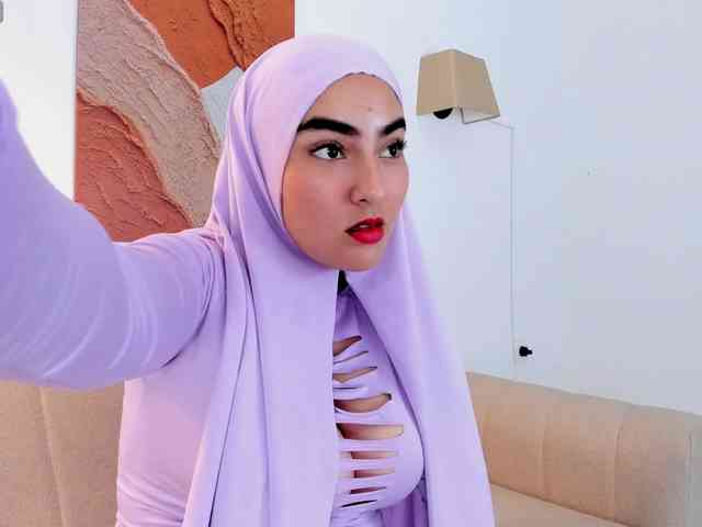 Malika-Noor webcam