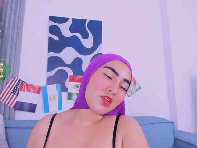 Malika-Noor webcam