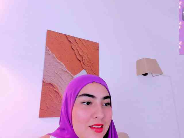Malika-Noor webcam
