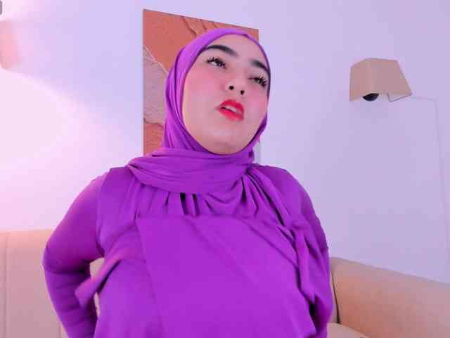 Malika-Noor webcam