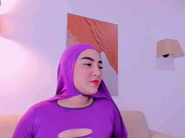 Malika-Noor webcam