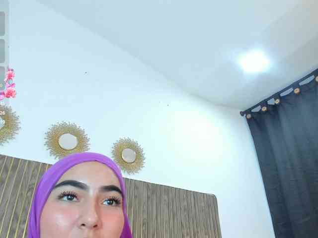 Malika-Noor webcam