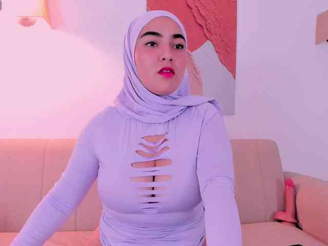 Malika-Noor webcam