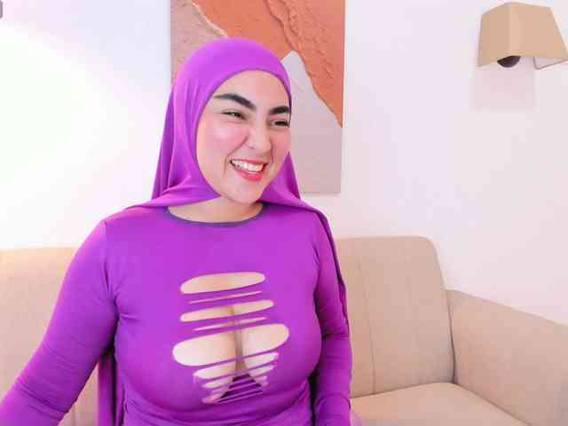 Malika-Noor webcam