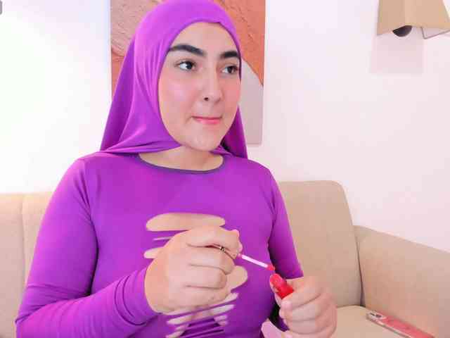 Malika-Noor webcam