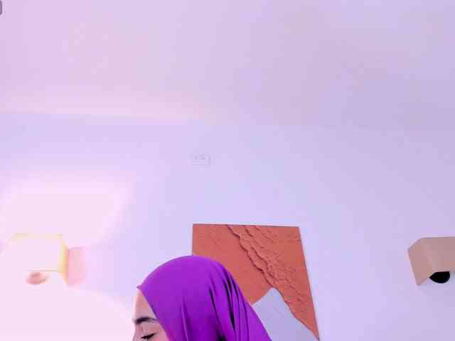 Malika-Noor webcam