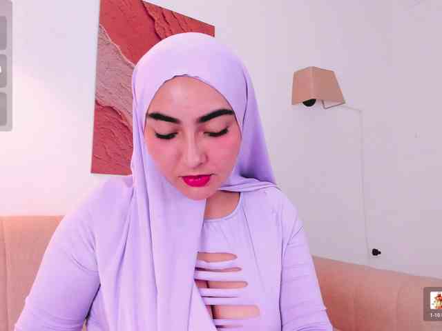 Malika-Noor webcam