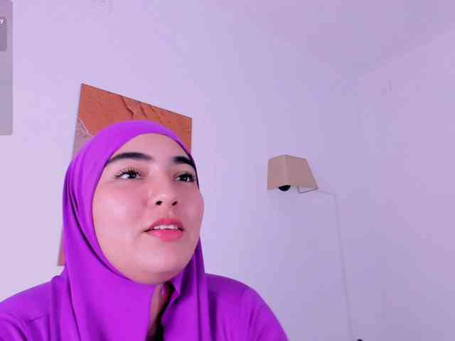 Malika-Noor webcam