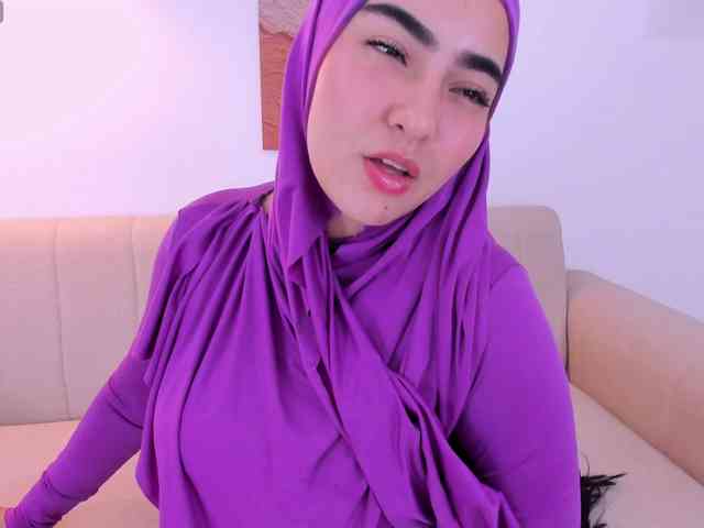 Malika-Noor webcam