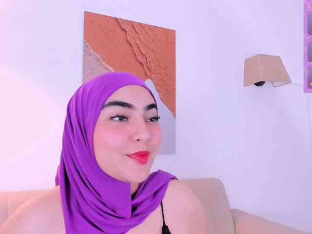 Malika-Noor webcam