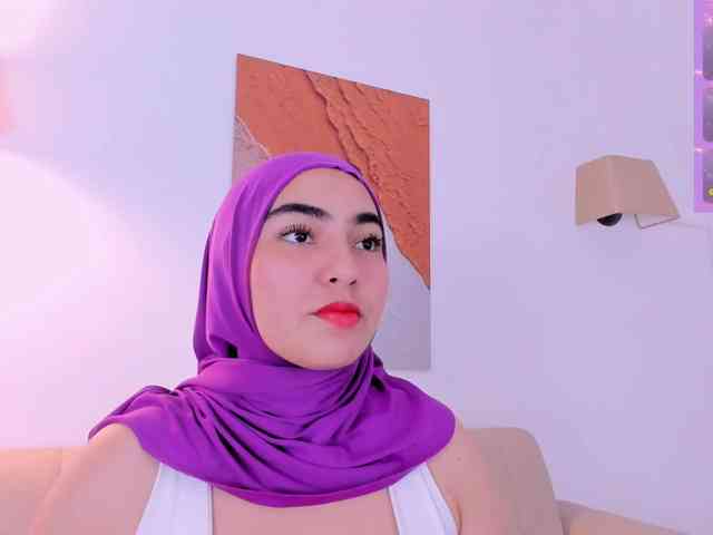 Malika-Noor webcam