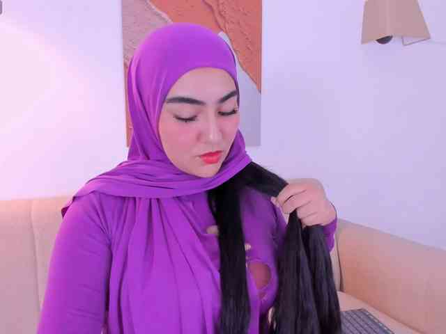 Malika-Noor webcam