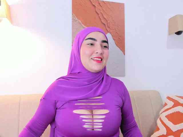 Malika-Noor webcam