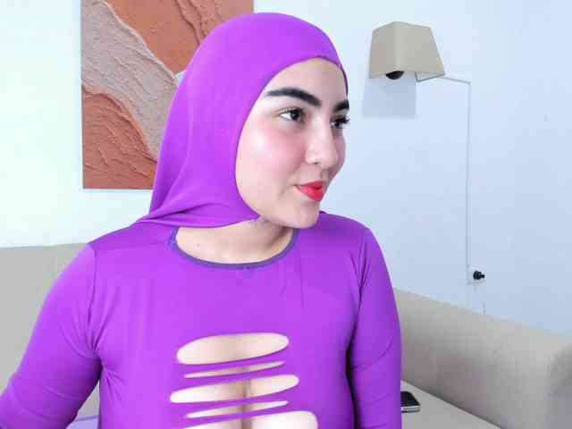 Malika-Noor webcam